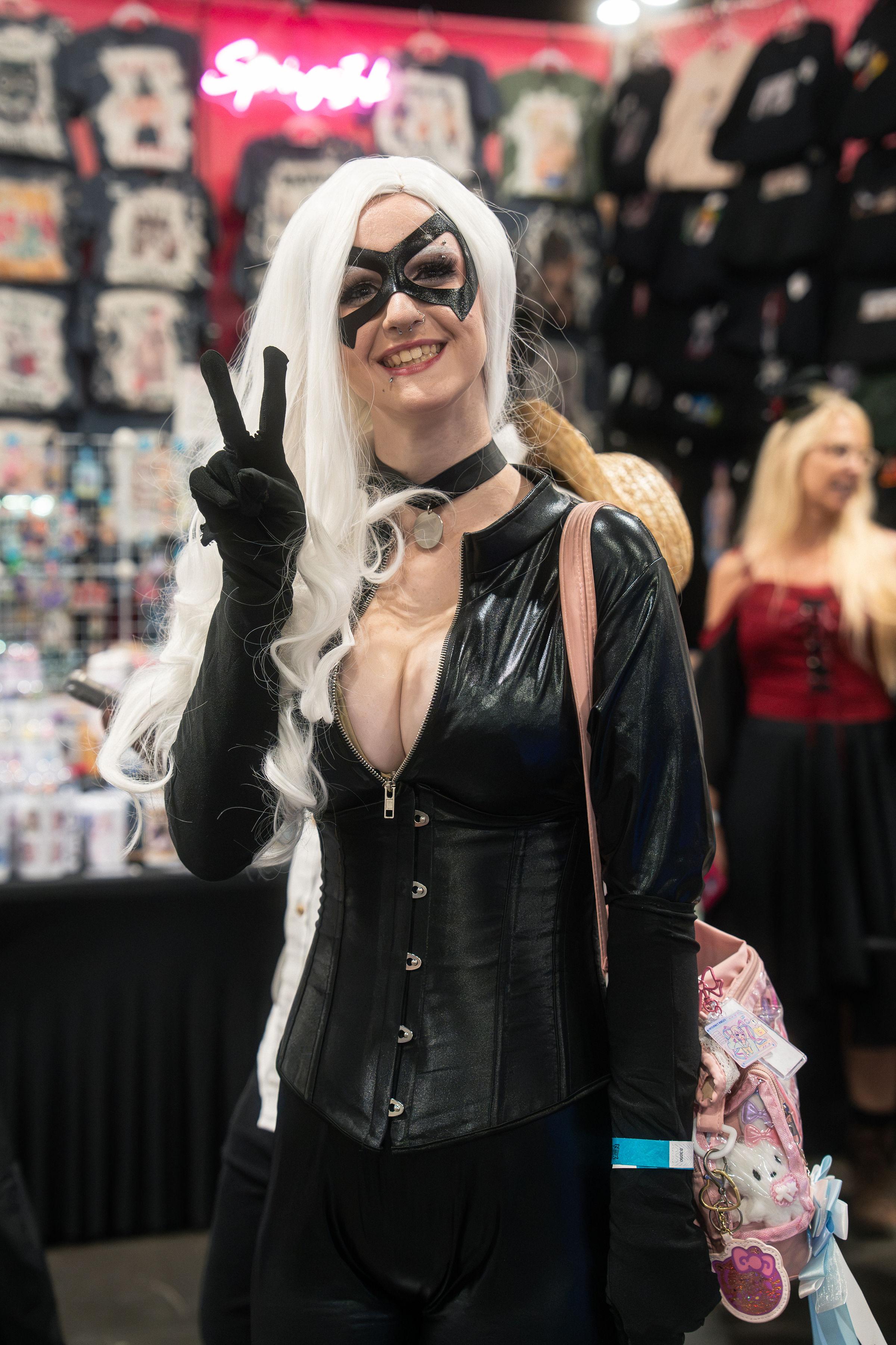 Kinora Studio — Tampa Bay Comic Con 2026 photography