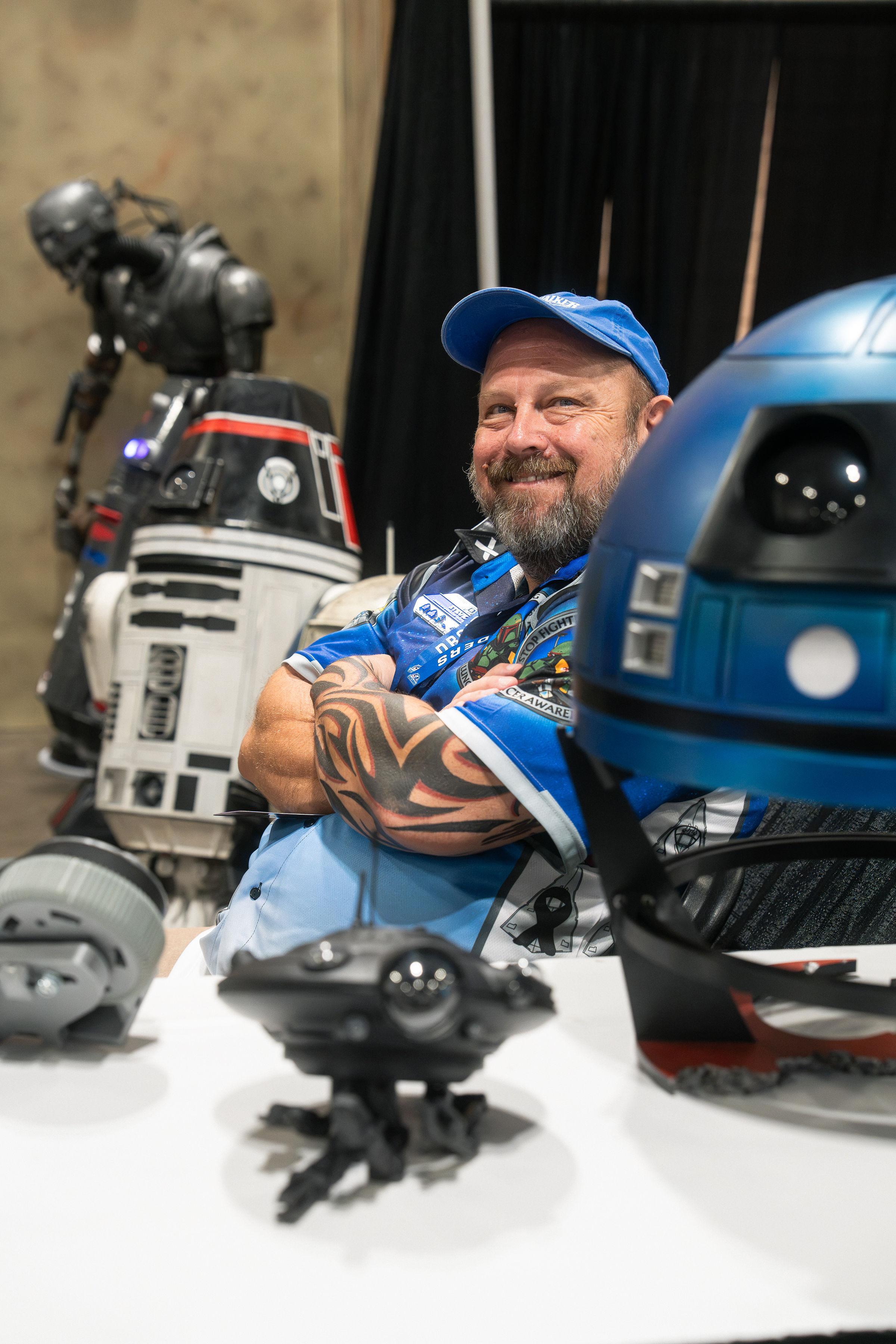 Kinora Studio — Tampa Bay Comic Con 2026 photography