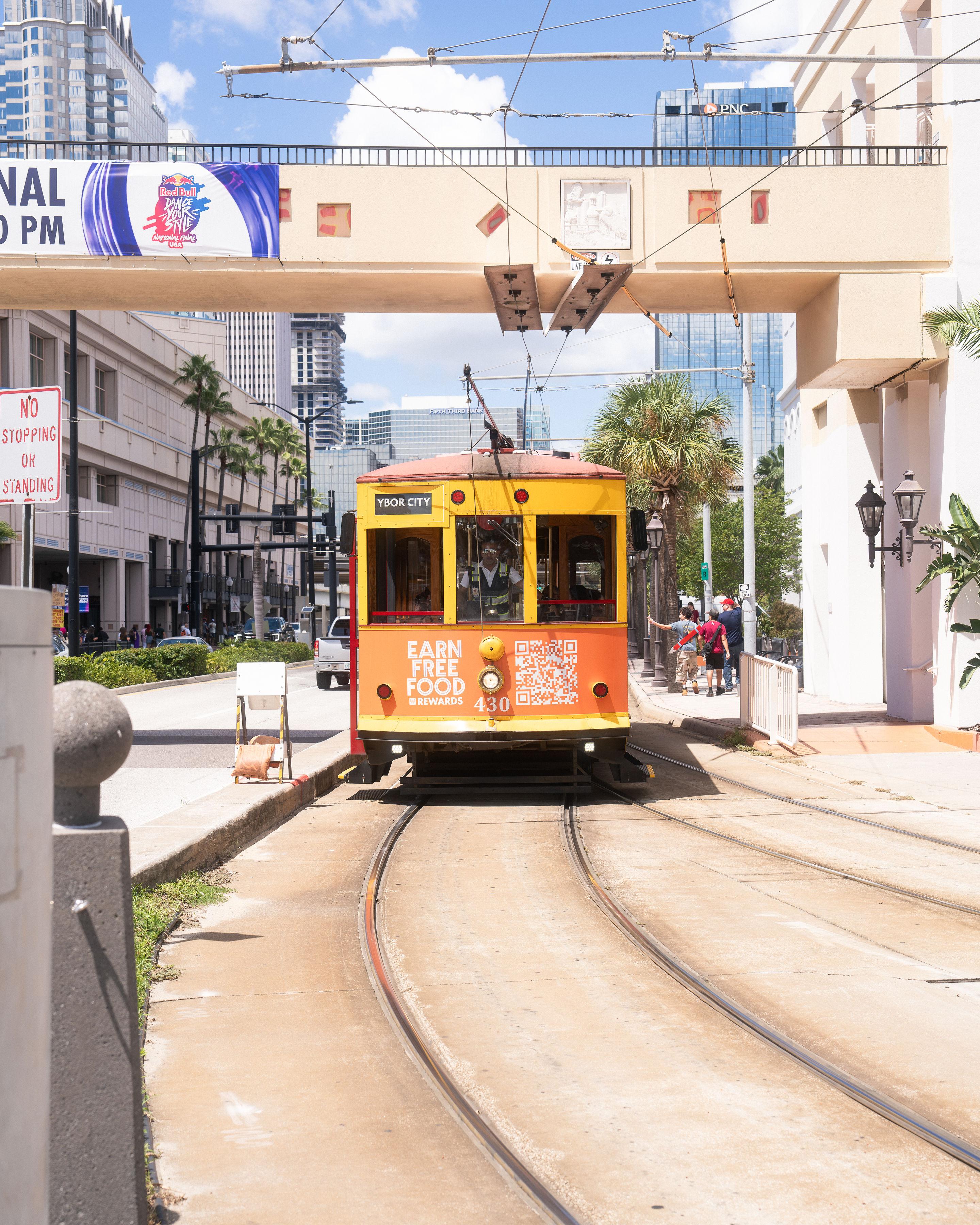 Kinora Studio — Tampa Bay Comic Con 2026 photography